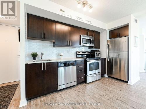 1113 - 155 Legion Road N, Toronto, ON - Indoor Photo Showing Kitchen With Stainless Steel Kitchen