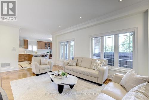 136 Lebovic Campus Drive, Vaughan, ON - Indoor Photo Showing Living Room