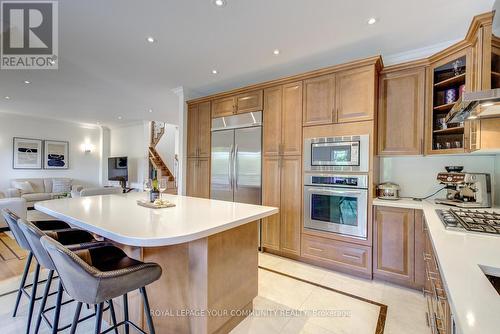 136 Lebovic Campus Drive, Vaughan, ON - Indoor Photo Showing Kitchen With Double Sink With Upgraded Kitchen