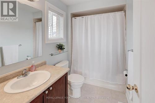 17 Rosena Lane, Uxbridge, ON - Indoor Photo Showing Bathroom