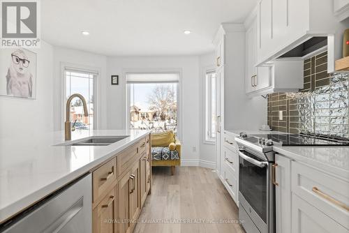 9 Susan Court, Kawartha Lakes (Lindsay), ON - Indoor Photo Showing Kitchen With Double Sink With Upgraded Kitchen