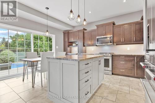 949 Rossburn Crescent, Ottawa, ON - Indoor Photo Showing Kitchen With Upgraded Kitchen