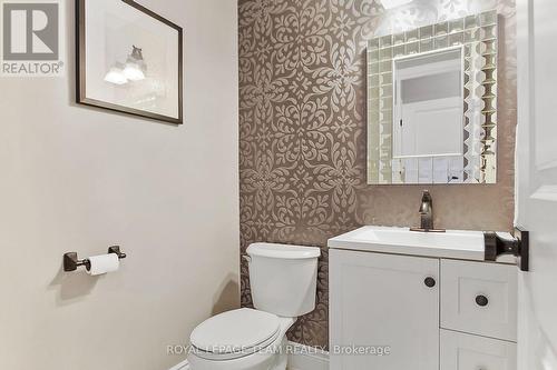 949 Rossburn Crescent, Ottawa, ON - Indoor Photo Showing Bathroom