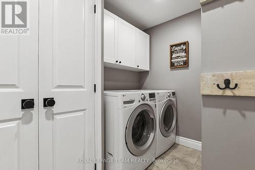 949 Rossburn Crescent, Ottawa, ON - Indoor Photo Showing Laundry Room