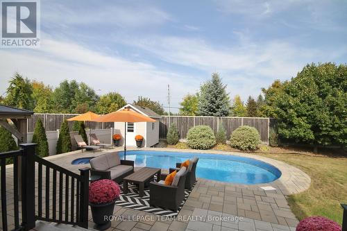 949 Rossburn Crescent, Ottawa, ON - Outdoor With In Ground Pool With Deck Patio Veranda With Backyard