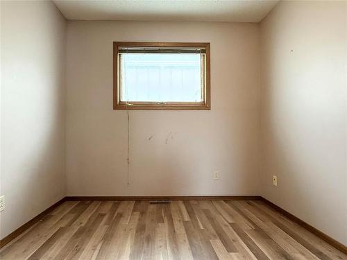 62 Royal Road N, Portage La Prairie, MB - Indoor Photo Showing Other Room