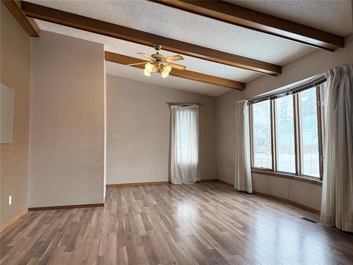 62 Royal Road N, Portage La Prairie, MB - Indoor Photo Showing Other Room