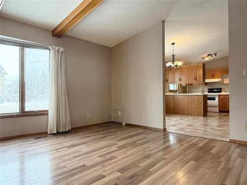 62 Royal Road N, Portage La Prairie, MB - Indoor