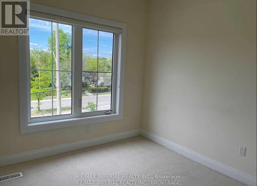 539 Carrville Road, Richmond Hill, ON - Indoor Photo Showing Other Room