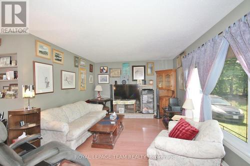 3159 8Th Line Road E, Ottawa, ON - Indoor Photo Showing Living Room