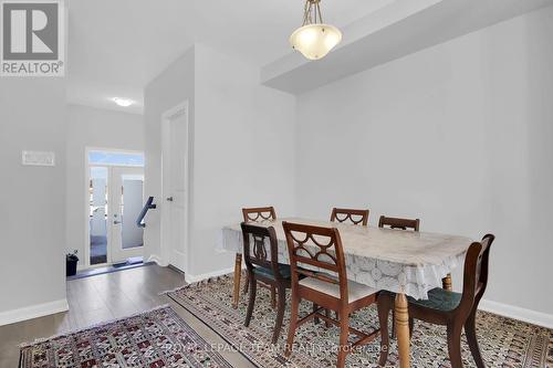 41 Finglas Court, Ottawa, ON - Indoor Photo Showing Dining Room