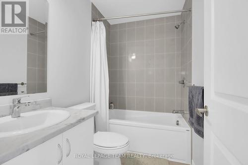 41 Finglas Court, Ottawa, ON - Indoor Photo Showing Bathroom