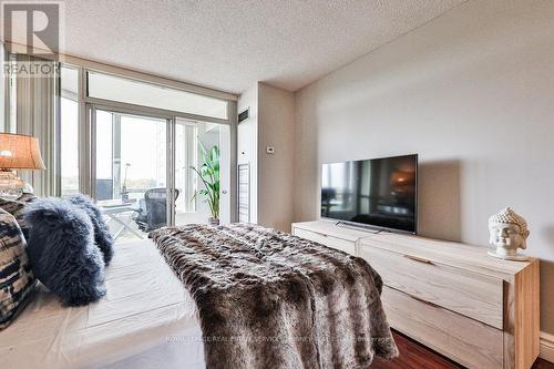 708 - 1 Hickory Tree Road, Toronto, ON - Indoor Photo Showing Bedroom