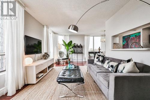 708 - 1 Hickory Tree Road, Toronto, ON - Indoor Photo Showing Living Room