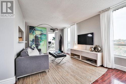 708 - 1 Hickory Tree Road, Toronto, ON - Indoor Photo Showing Living Room