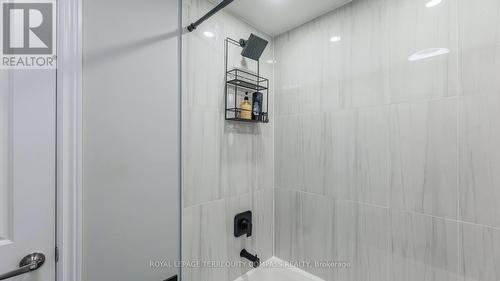 9912 Keele Street, Vaughan, ON - Indoor Photo Showing Bathroom