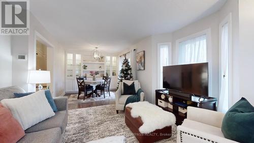 9912 Keele Street, Vaughan, ON - Indoor Photo Showing Living Room