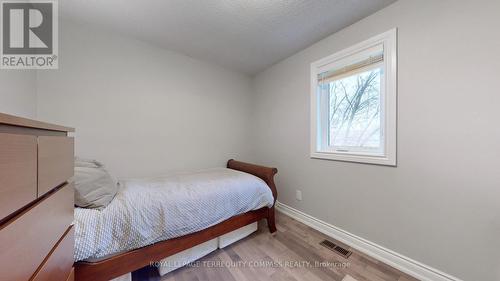 9912 Keele Street, Vaughan, ON - Indoor Photo Showing Bedroom