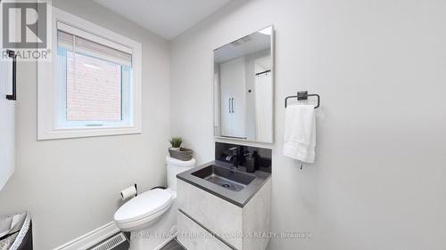 9912 Keele Street, Vaughan, ON - Indoor Photo Showing Bathroom