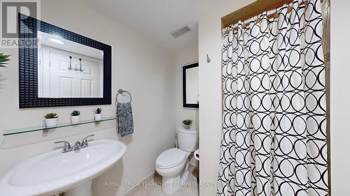 9912 Keele Street, Vaughan, ON - Indoor Photo Showing Bathroom