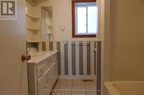 186 Maple Street S, Timmins (Ts - Se), ON - Indoor Photo Showing Bathroom