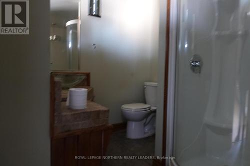 186 Maple Street S, Timmins (Ts - Se), ON - Indoor Photo Showing Bathroom