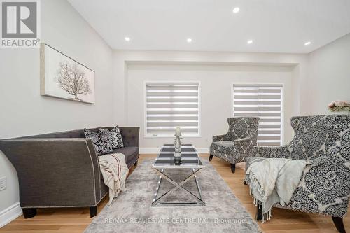 155 Heartview Road, Brampton, ON - Indoor Photo Showing Living Room