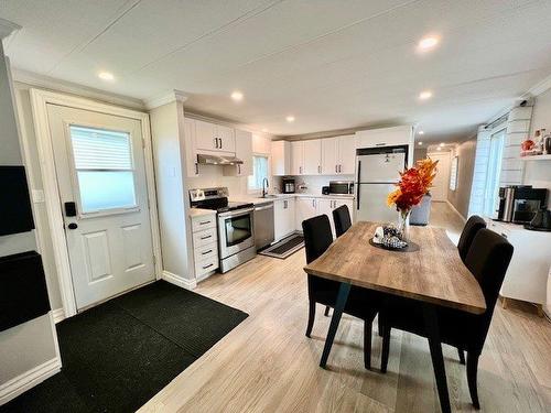 Dining room - 13-750 Rg Du Coteau, Saint-Jacques-Le-Mineur, QC - Indoor