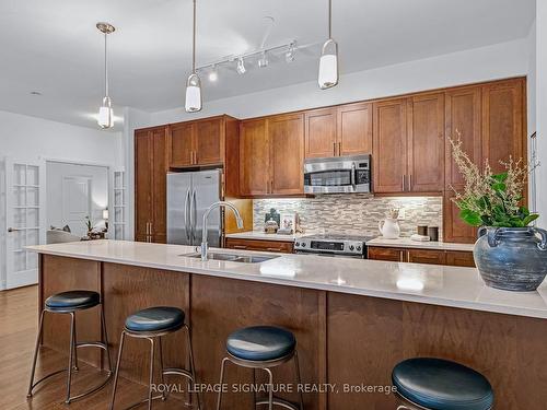 105-85 The Donway  W, Toronto, ON - Indoor Photo Showing Kitchen With Double Sink With Upgraded Kitchen