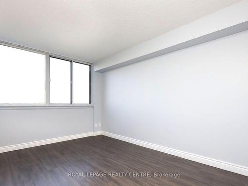 502-1001 Cedarglen Gate, Mississauga, ON - Indoor Photo Showing Other Room