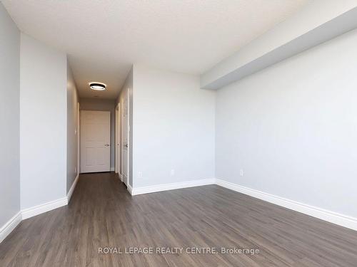 502-1001 Cedarglen Gate, Mississauga, ON - Indoor Photo Showing Other Room