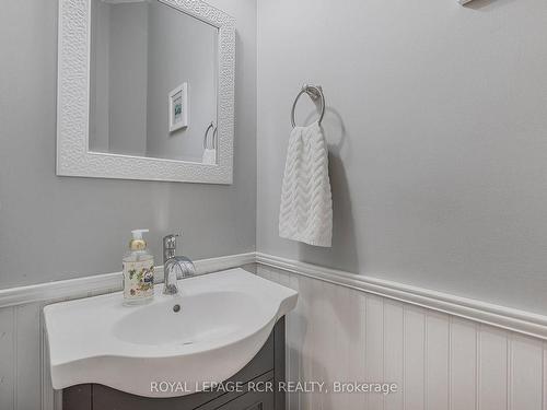 2 Littlebrook Lane, Caledon, ON - Indoor Photo Showing Bathroom