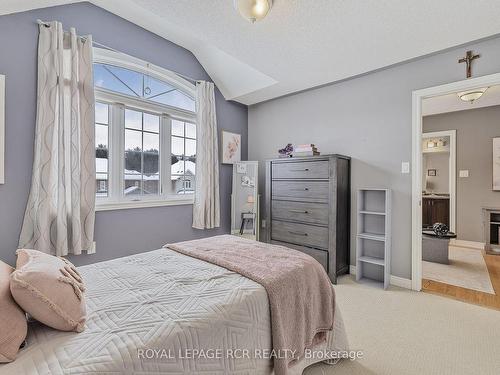 2 Littlebrook Lane, Caledon, ON - Indoor Photo Showing Bedroom