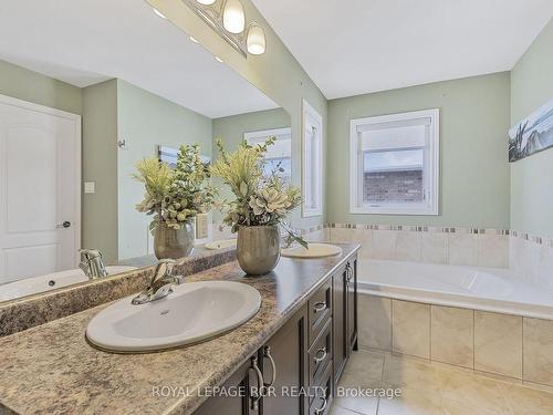 2 Littlebrook Lane, Caledon, ON - Indoor Photo Showing Bathroom