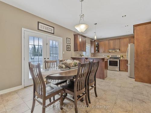 2 Littlebrook Lane, Caledon, ON - Indoor Photo Showing Dining Room