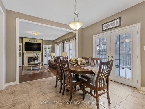 2 Littlebrook Lane, Caledon, ON - Indoor Photo Showing Dining Room