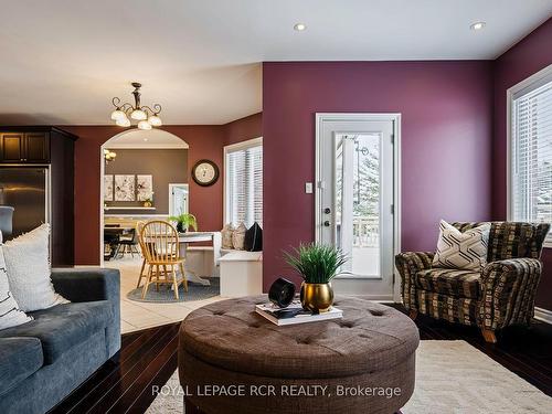 2 Mt Haven Cres, East Luther Grand Valley, ON - Indoor Photo Showing Living Room