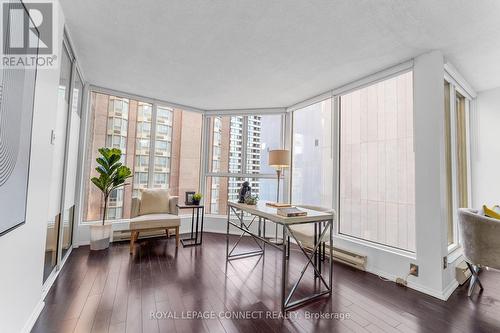 1402 - 55 Centre Avenue, Toronto, ON - Indoor