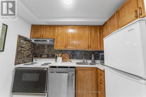 1402 - 55 Centre Avenue, Toronto, ON - Indoor Photo Showing Kitchen