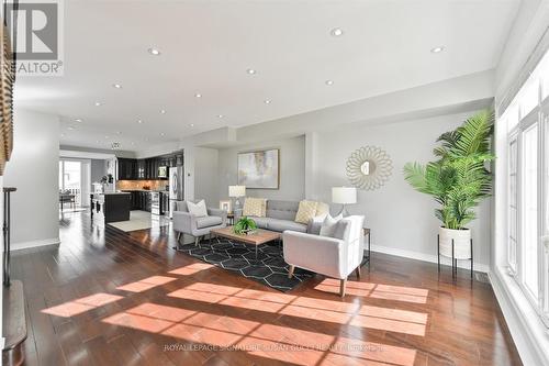 1425 Woodbine Avenue, Toronto, ON - Indoor Photo Showing Living Room