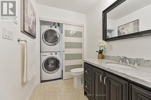 1425 Woodbine Avenue, Toronto, ON - Indoor Photo Showing Bathroom