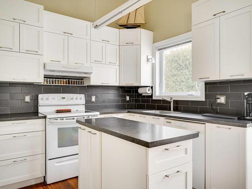 Kitchen - 706 Rue Du Dr-Letondal, Deux-Montagnes, QC - Indoor Photo Showing Kitchen