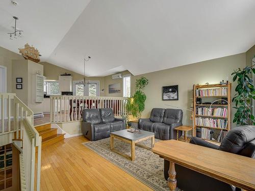 Overall view - 706 Rue Du Dr-Letondal, Deux-Montagnes, QC - Indoor Photo Showing Living Room