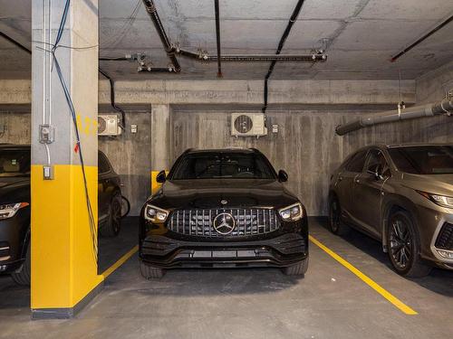 Garage - 702-1550 Rue Des Bassins, Montréal (Le Sud-Ouest), QC - Indoor Photo Showing Garage