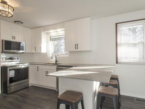 1418 Forest Street, Thunder Bay, ON - Indoor Photo Showing Kitchen