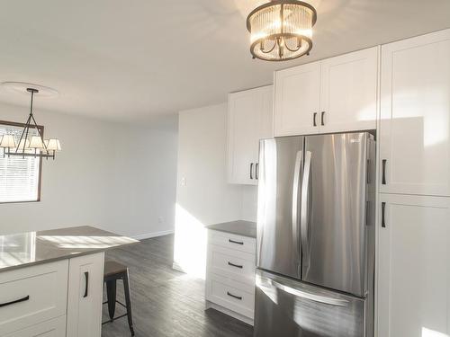 1418 Forest Street, Thunder Bay, ON - Indoor Photo Showing Kitchen With Upgraded Kitchen