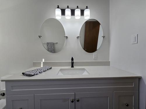 1418 Forest Street, Thunder Bay, ON - Indoor Photo Showing Bathroom