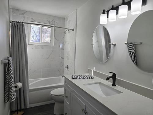 1418 Forest Street, Thunder Bay, ON - Indoor Photo Showing Bathroom