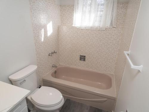 1418 Forest Street, Thunder Bay, ON - Indoor Photo Showing Bathroom