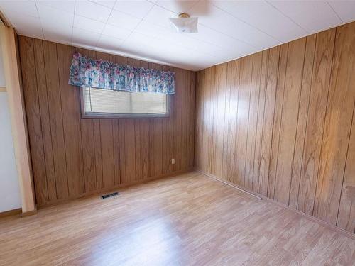 106 Theresa Street, Thunder Bay, ON - Indoor Photo Showing Other Room